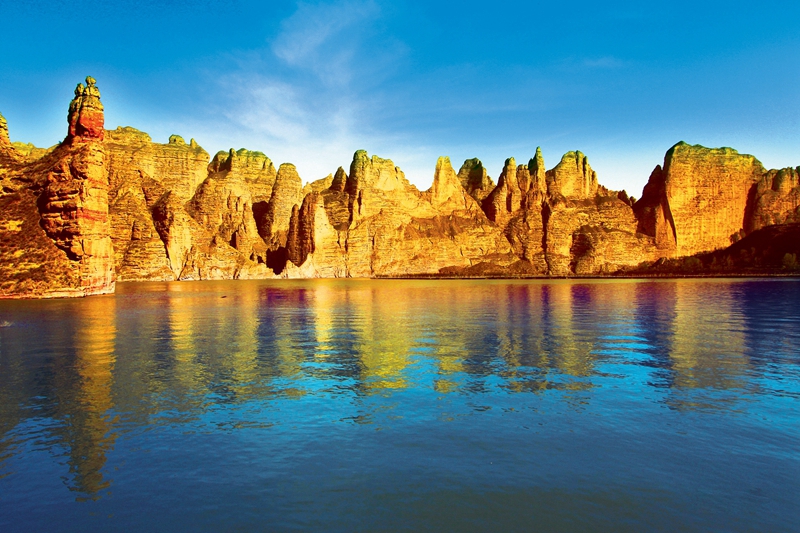 萬(wàn)笏朝天-楊敦?cái)z 原圖_副本.jpg